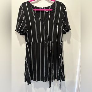 Faux wrap dress with stripes black and white size L